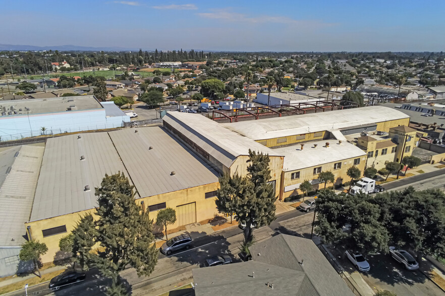 Primary Photo Of 11810 Center St, South Gate Manufacturing For Sale