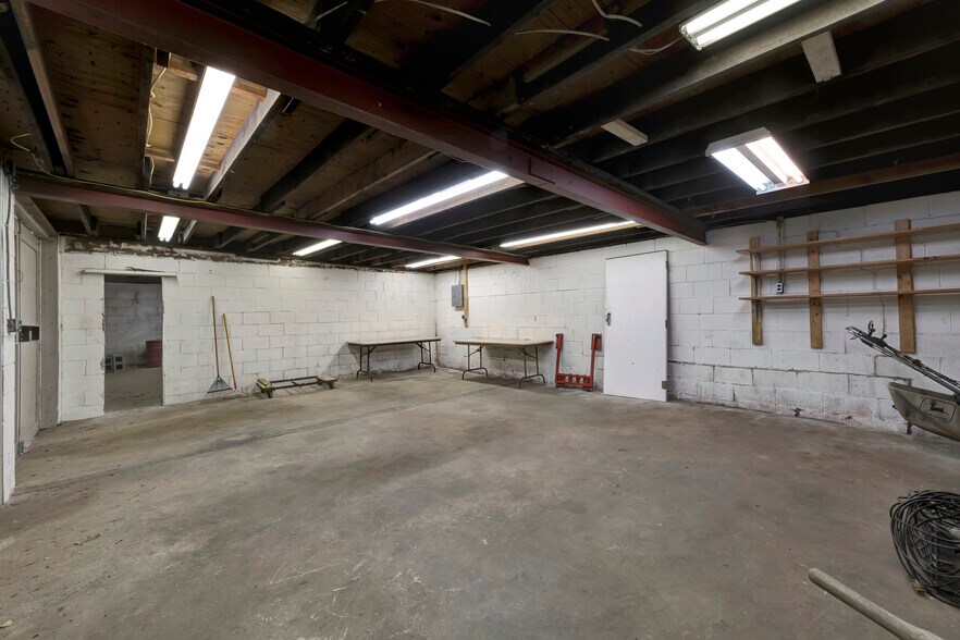 More Photos Of 102 Maple Hill Rd, Wilmington Self Storage For Sale