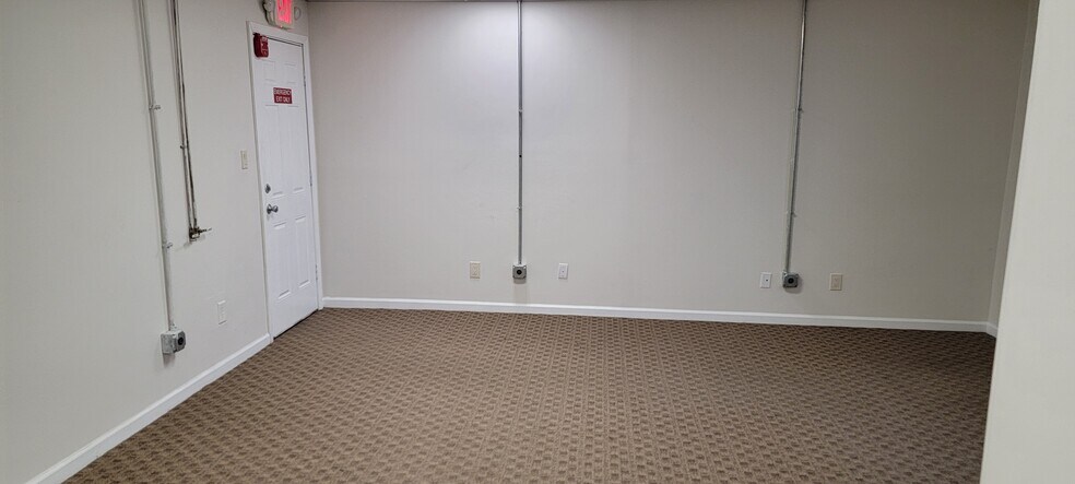 More Photos Of 3466 Grant Ave, Grove City Office For Lease