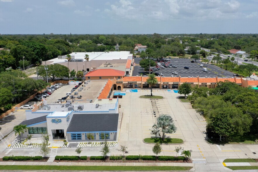 More Photos Of 13023 Park Blvd, Seminole Unknown For Lease