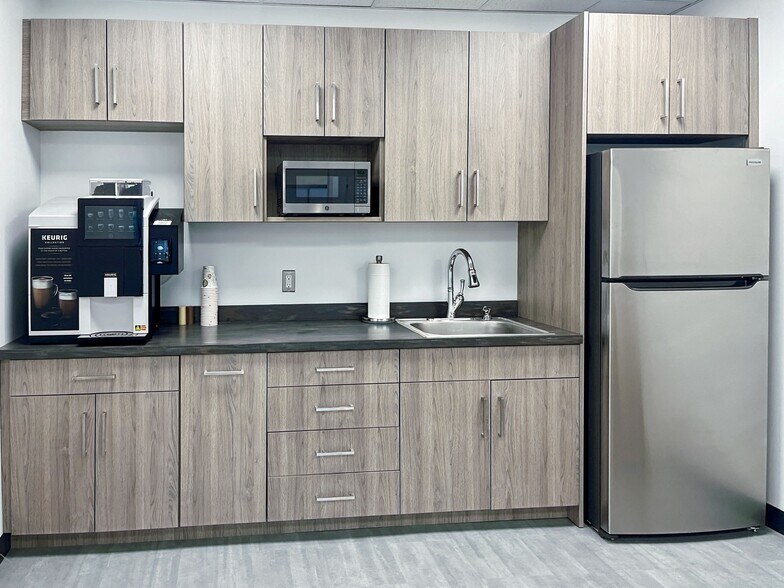 More Photos Of 411 State Route 17, Hasbrouck Heights Coworking Space