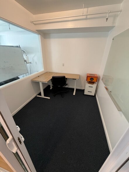 More Photos Of 3 W 18th St, Weehawken Showroom For Lease