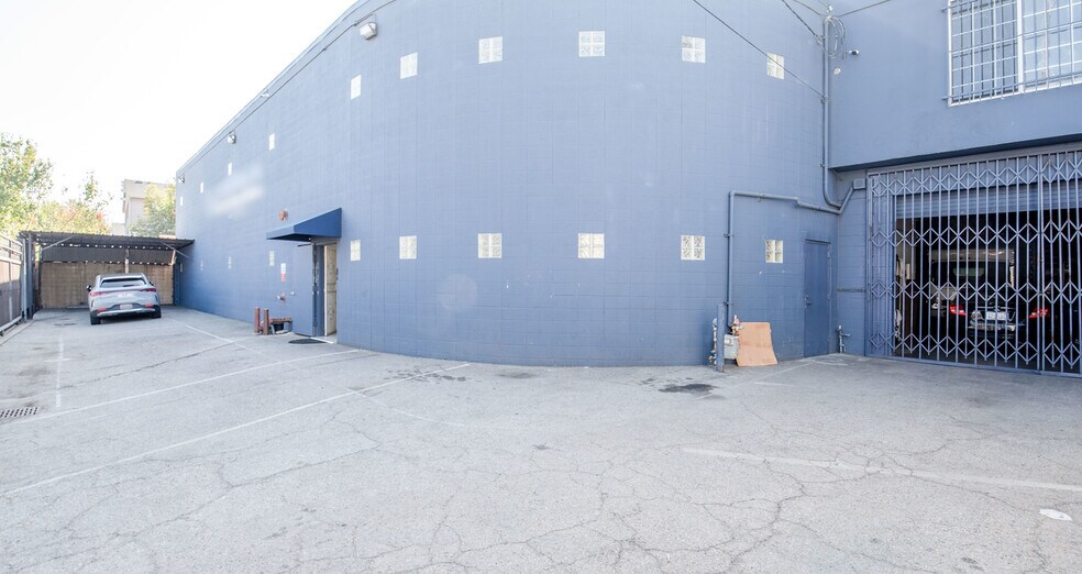 More Photos Of 800-808 E 29th St, Los Angeles Warehouse For Sale