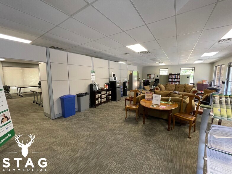 More Photos Of 1716 Scripture St, Denton Office Residential For Lease