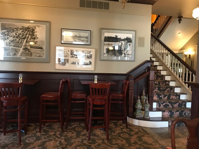 More Photos Of 2651 W Jefferson, Trenton Restaurant For Lease