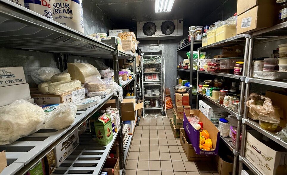 More Photos Of 3980 NW Federal Hwy, Jensen Beach General Retail For Lease