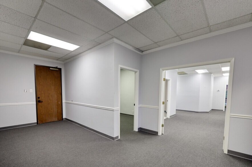 More Photos Of 2929 Mossrock Dr, San Antonio Office For Lease