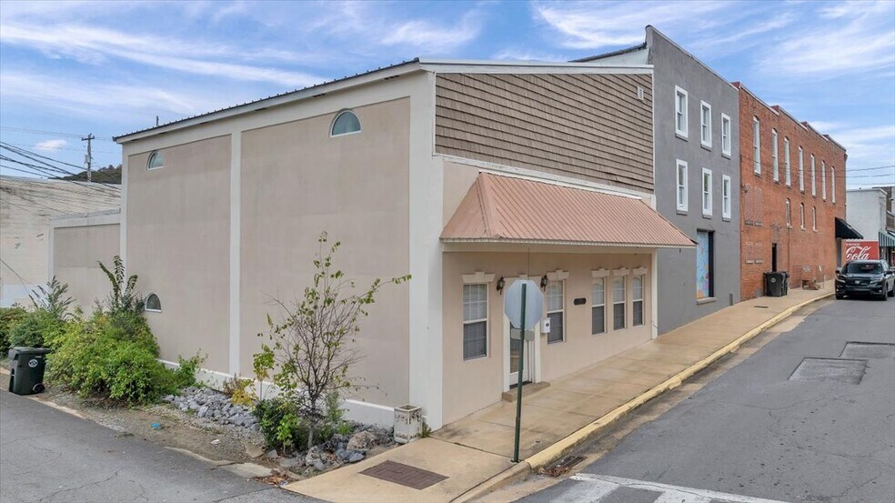 More Photos Of 106 W Laurel St, Scottsboro Office Residential For Sale