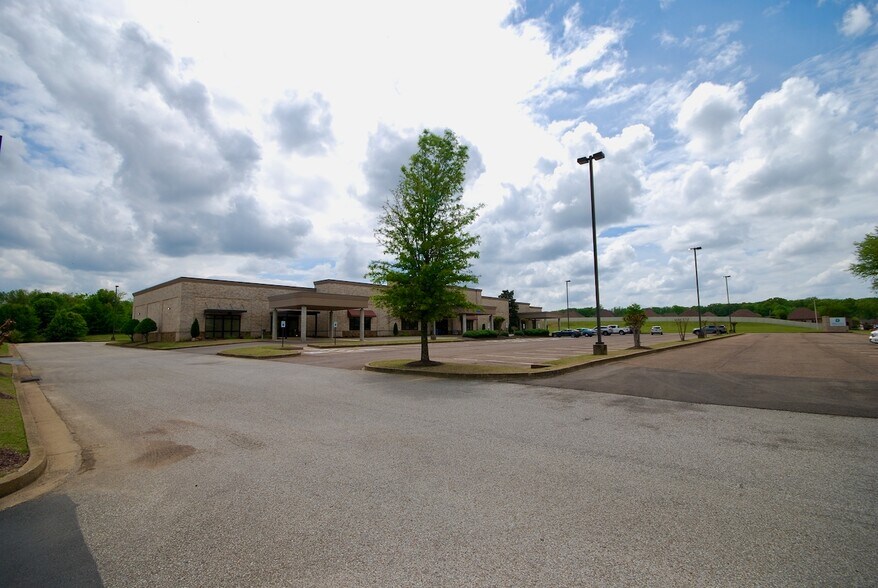 More Photos Of 213-221 Sterling Farm Dr, Jackson Medical For Lease