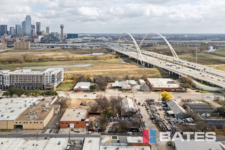 More Photos Of 131 Yorktown St, Dallas Showroom For Sale