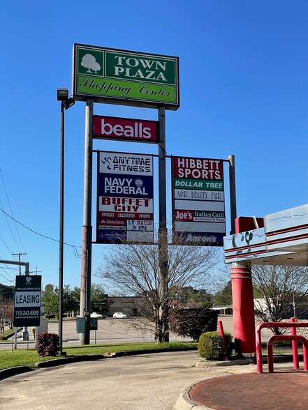 Primary Photo Of 1710-1784 S 5th St, Leesville Storefront For Lease