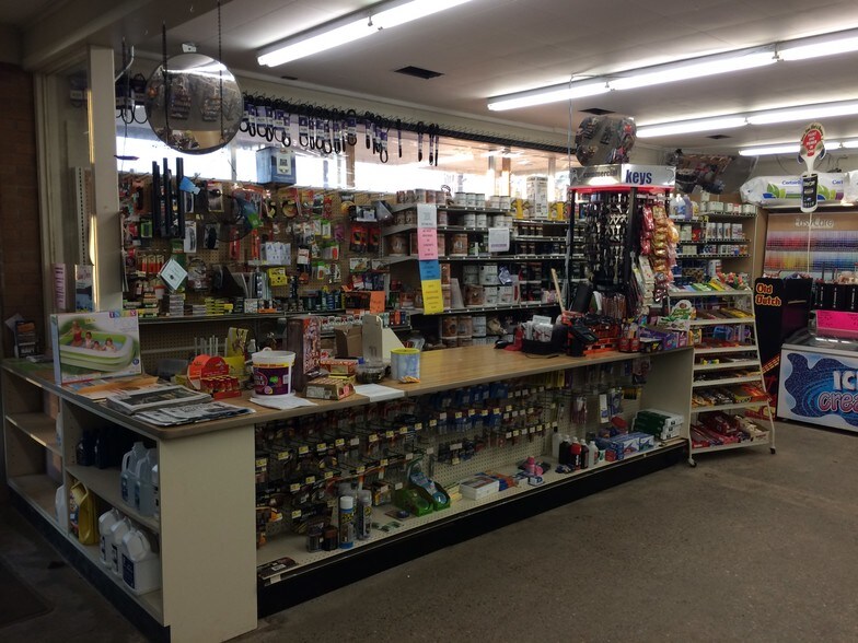 More Photos Of 154 Evergreen St, Republic General Retail For Sale