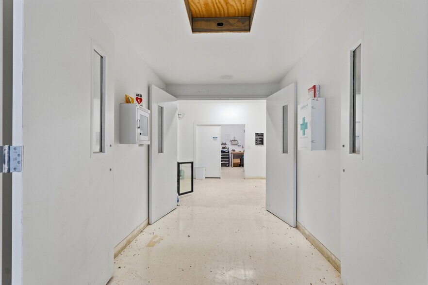 More Photos Of 22900 W Skelly Rd, Haskell Light Manufacturing For Sale