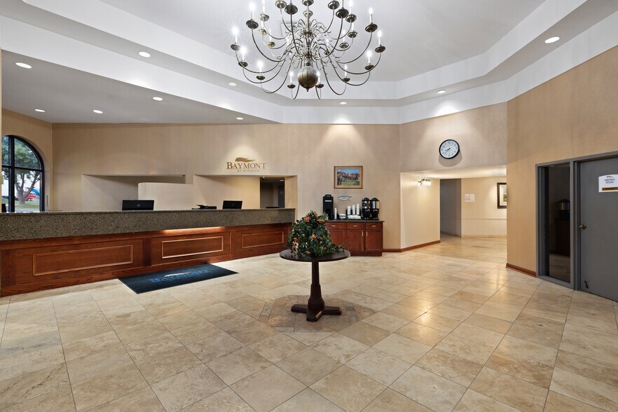 More Photos Of 1244 Canterbury Rd, Shakopee Hotel For Lease