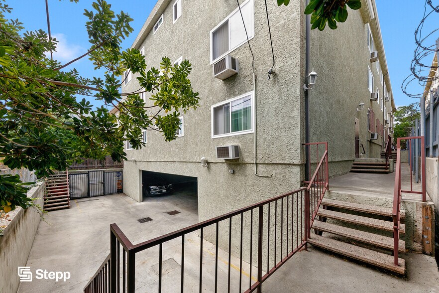 More Photos Of 424 S Commonwealth Ave, Los Angeles Apartments For Sale
