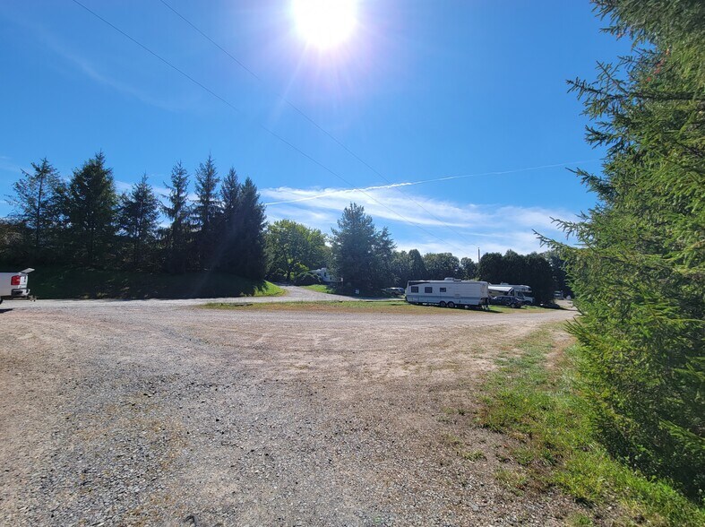 More Photos Of 414 Milroy Grose, Lansing Land For Sale