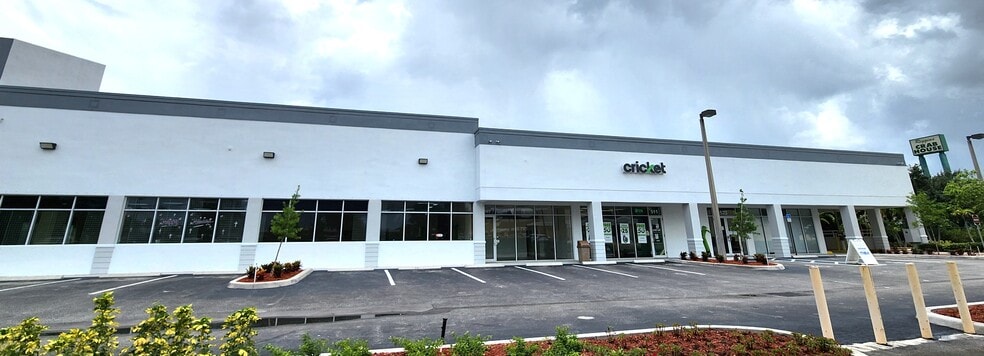 More Photos Of 503-523 Ridge Rd, Lantana Storefront For Sale