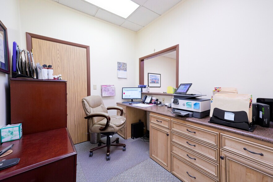 More Photos Of 800 W Platinum St, Butte Medical For Sale