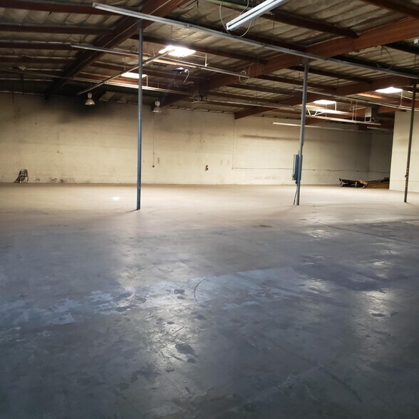 More Photos Of 8600 Tamarack Ave, Sun Valley Manufacturing For Lease