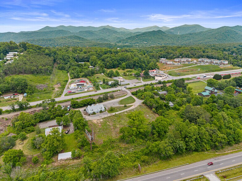 More Photos Of 14 Mimidis Ln, Swannanoa Office For Sale