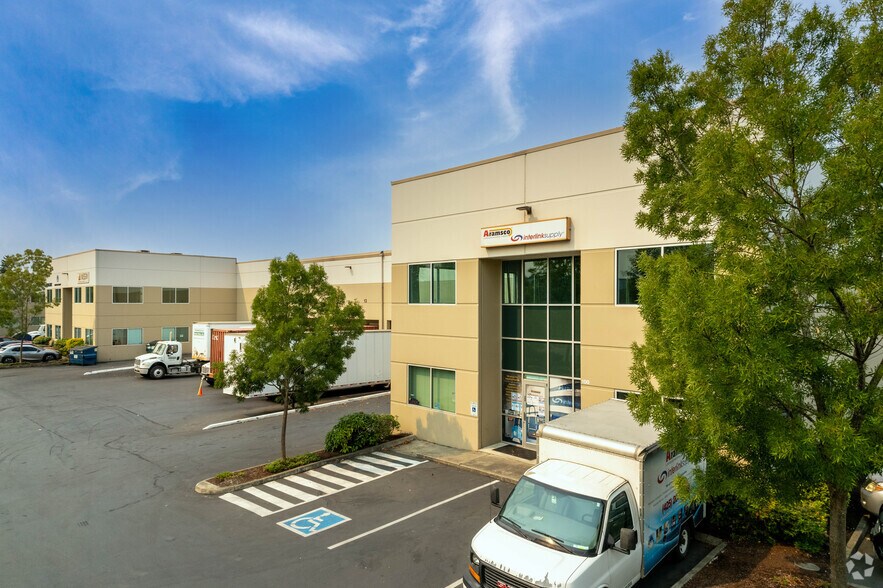 More Photos Of 18436 Cascade Ave S, Tukwila Warehouse For Lease