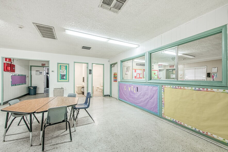 More Photos Of 3311-3315 E Sierra Madre Ave, Fresno Daycare Center For Sale