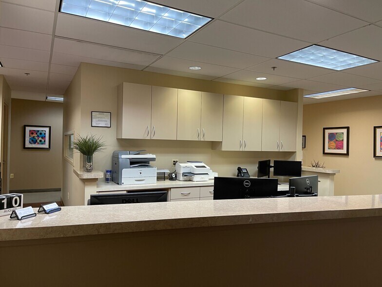 More Photos Of 8230 Boone Blvd, Vienna Office For Sale