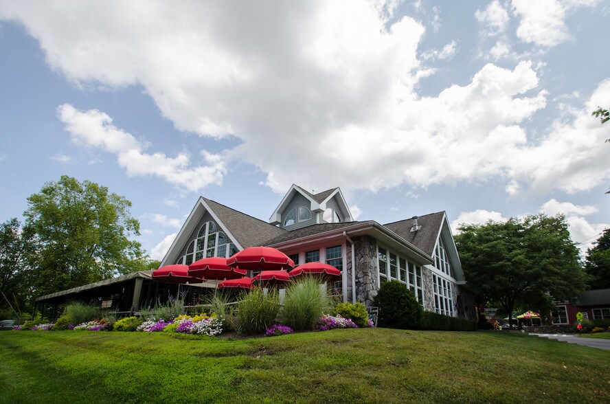 More Photos Of 3 Main St, New Paltz Restaurant For Sale
