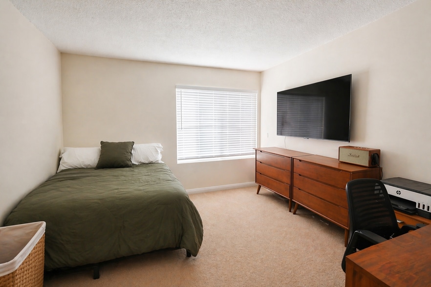 More Photos Of , Los Angeles Multifamily For Sale