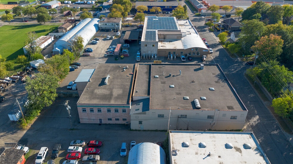 More Photos Of 1457 Iglehart Ave, Saint Paul Manufacturing For Sale