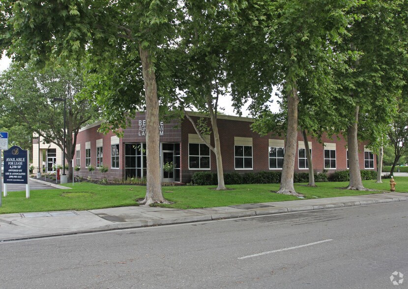 More Photos Of 3443 Deer Park Dr, Stockton Office For Lease