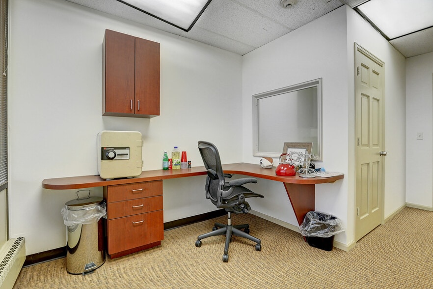 More Photos Of 215 S Wadsworth Blvd, Lakewood Medical For Sale