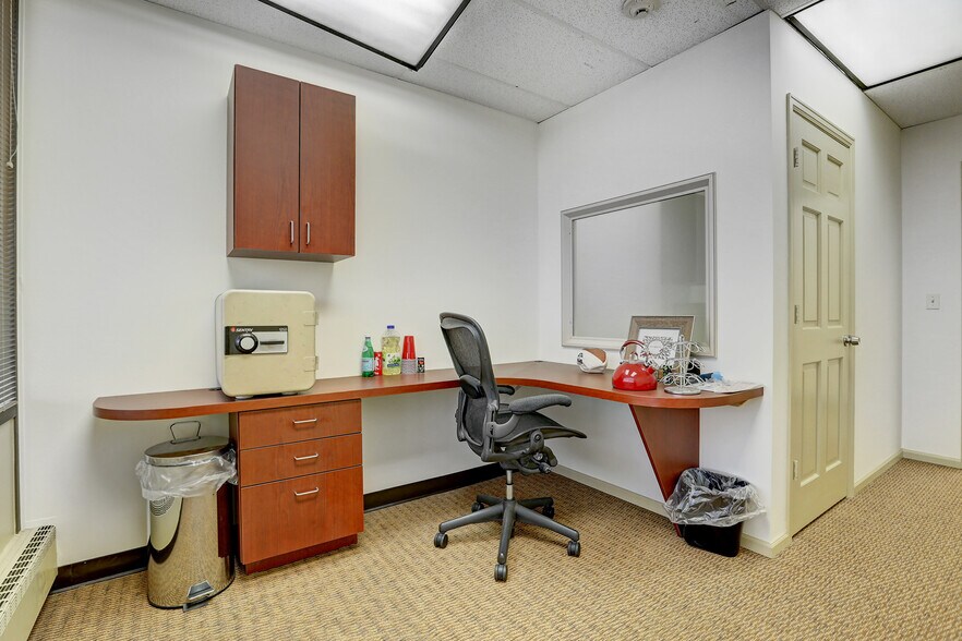 More Photos Of 215 S Wadsworth Blvd, Lakewood Medical For Lease