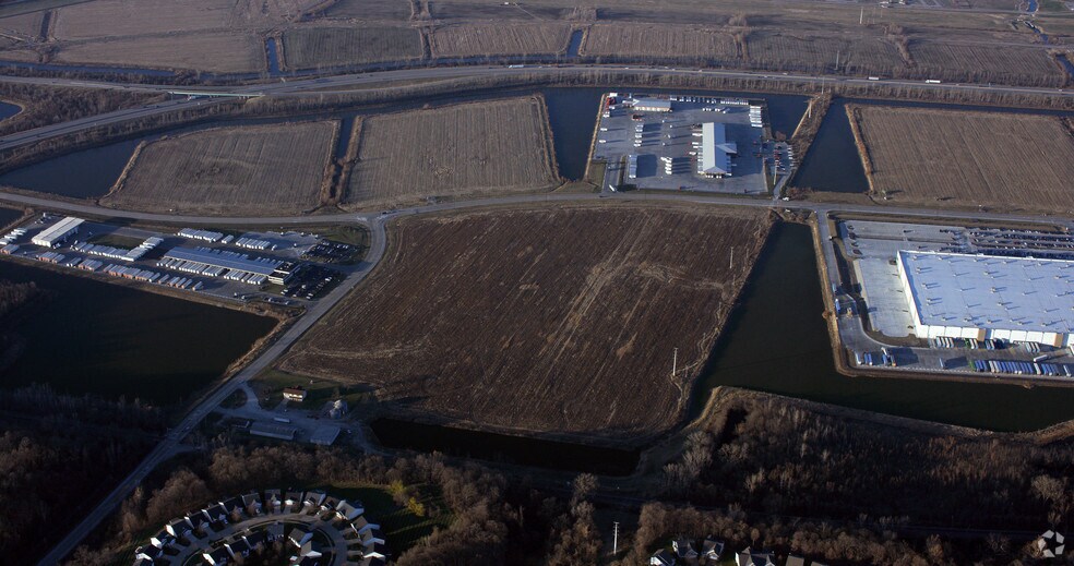 More Photos Of 5000 Premier Pkwy, Saint Peters Distribution For Lease