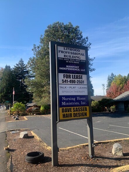More Photos Of 6511-6549 SE King Rd, Milwaukie Office For Sale