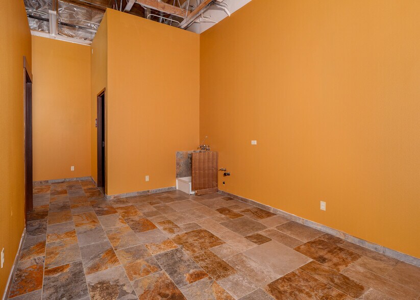 More Photos Of 755 W Washington St, Sequim General Retail For Lease