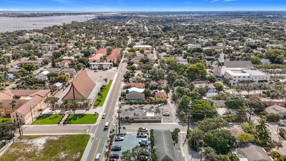 More Photos Of 101 S Federal Hwy, Lake Worth Medical For Sale