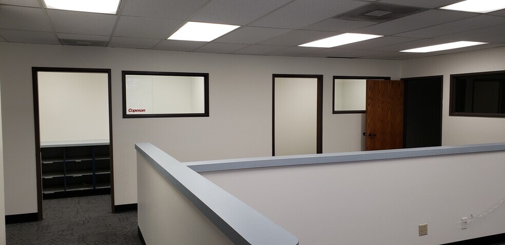 More Photos Of 7141 Valjean Ave, Van Nuys Office For Sale