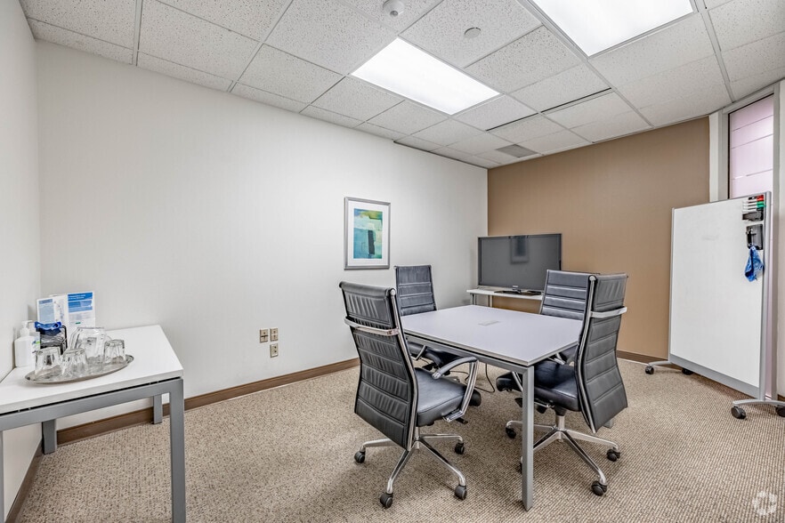 More Photos Of 8044 Montgomery Rd, Cincinnati Coworking Space