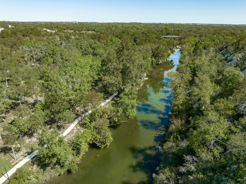 More Photos Of 1030 County Road 279, Liberty Hill Hotel For Sale