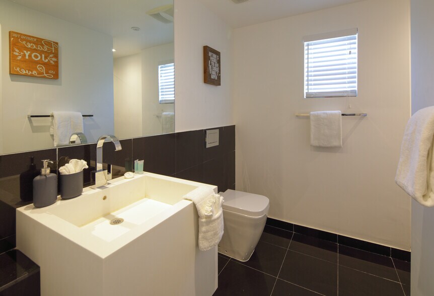 More Photos Of 560 Michigan Ave, Miami Beach Apartments For Sale