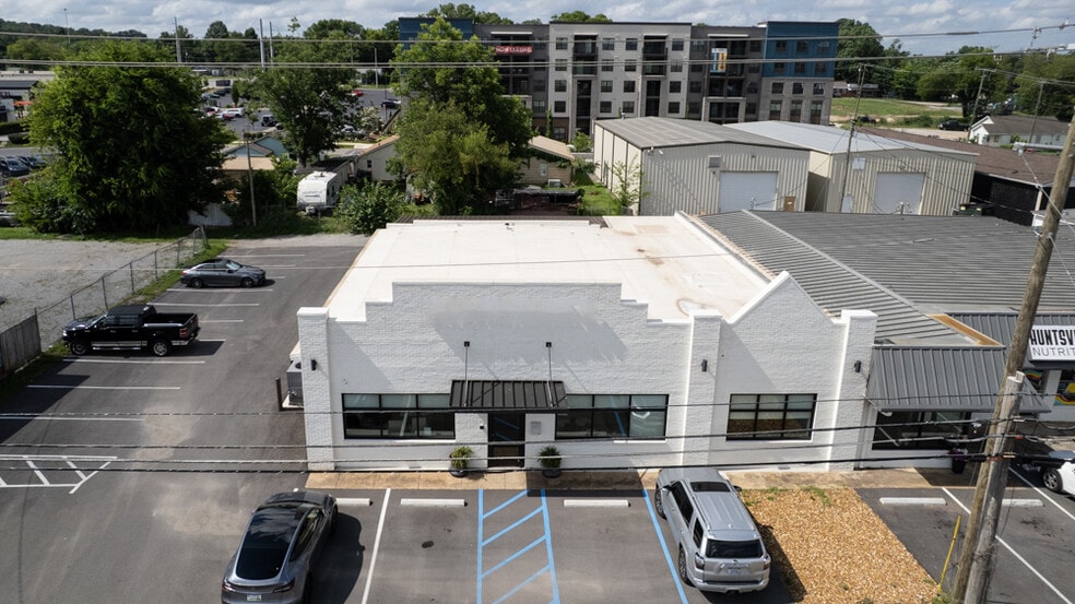 More Photos Of 3300-3306 Governors Dr SW, Huntsville Freestanding For Lease