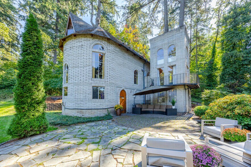 More Photos Of 1820 E 28th Ave, Eugene Multifamily For Sale