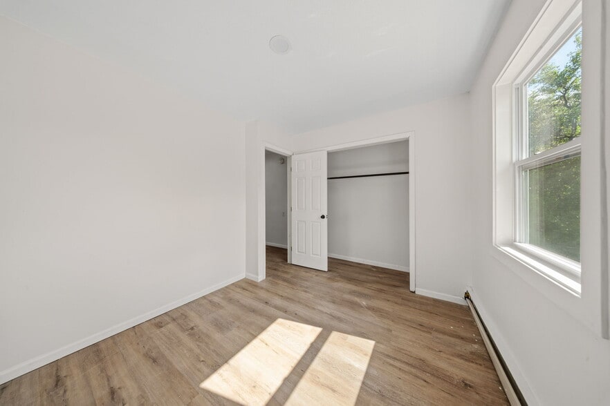More Photos Of 2528 17th Ave S, Minneapolis Apartments For Sale