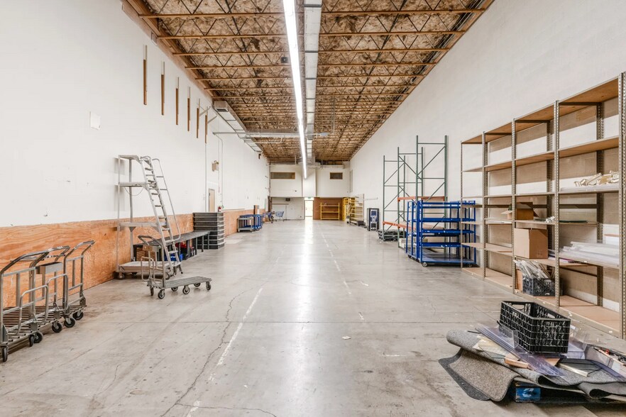 More Photos Of 4500 Commercial St SE, Salem Freestanding For Lease