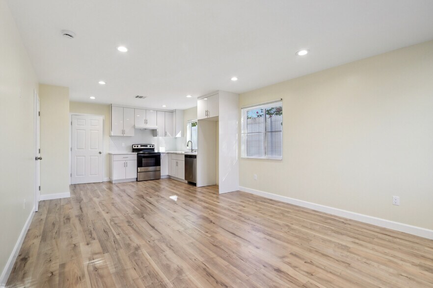 More Photos Of 16428 Halsted St, North Hills Multifamily For Sale