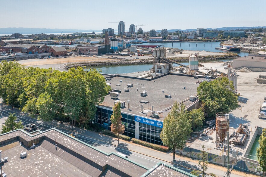 More Photos Of 2326-2330 Government St, Victoria Warehouse For Lease