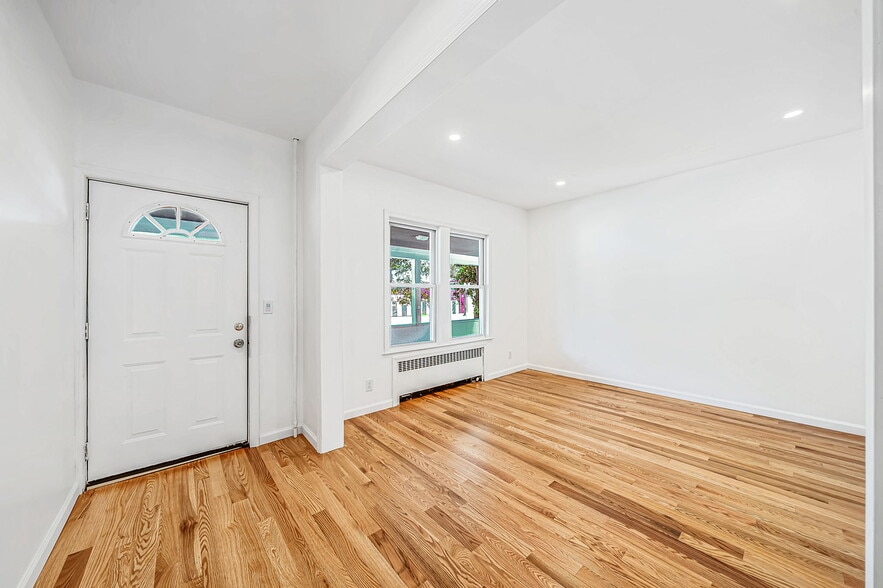 More Photos Of 169-171 Vincent Ave, Lynbrook Manufacturing For Sale