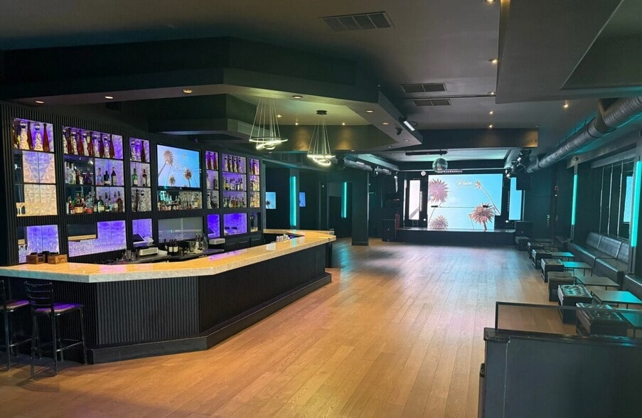 Primary Photo Of 12215 Ventura Blvd, Studio City General Retail For Lease