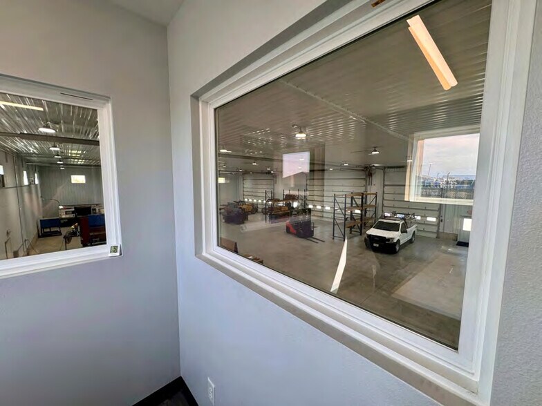 More Photos Of 550 G St NE, Walford Warehouse For Lease